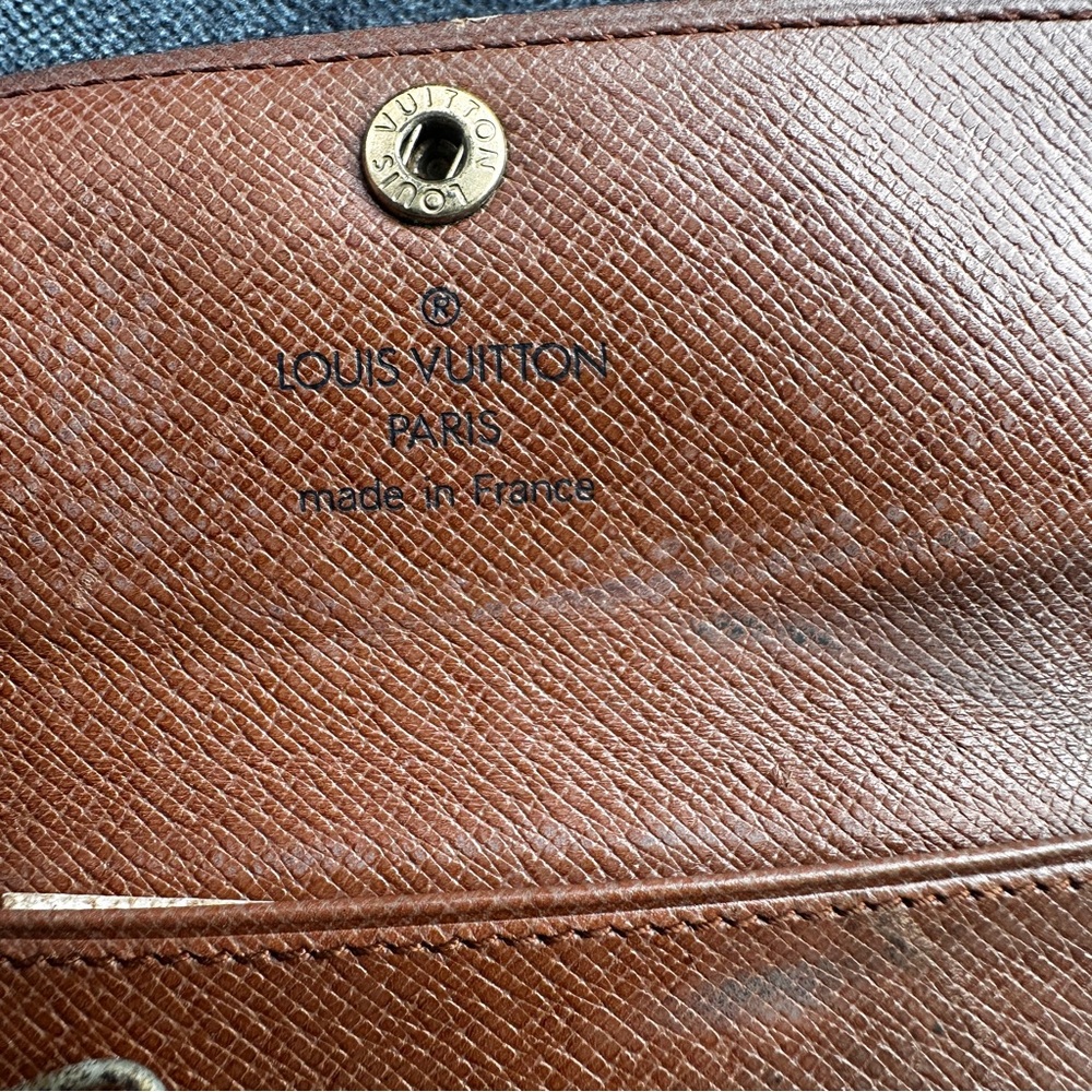 Louis Vuitton Key Pouch-needs some love! - Picture 4 of 9